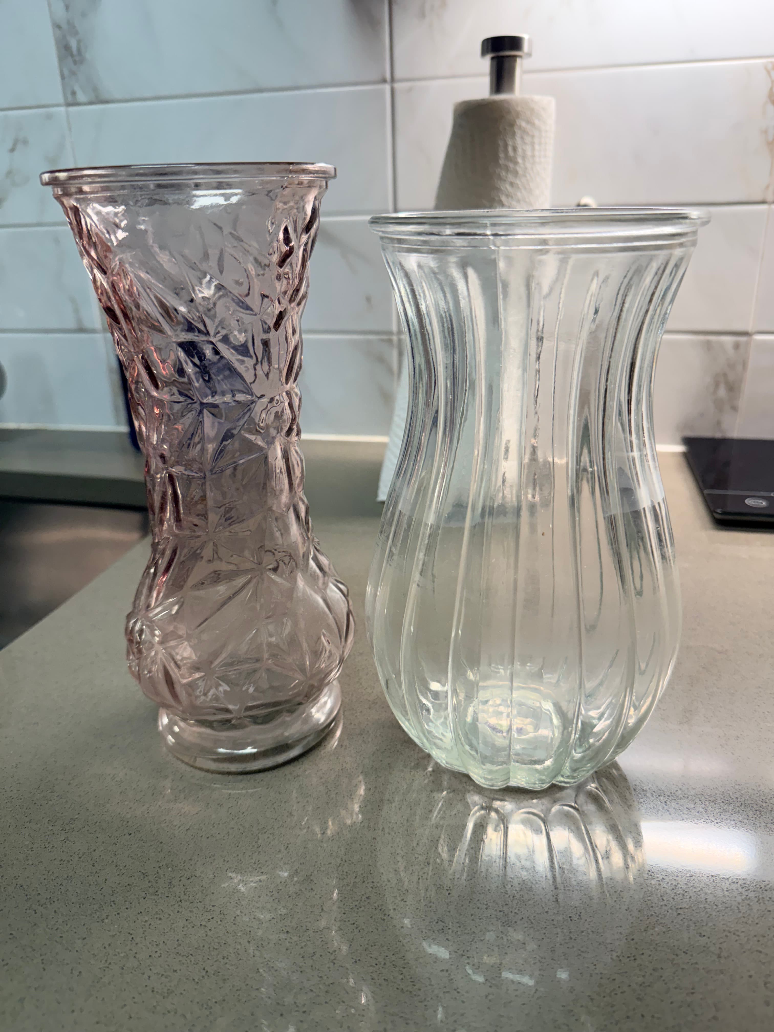 2 Glass vase